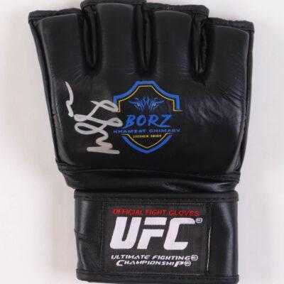 Khamzat “Borz” Chimaev aláírt kesztyű (UFC)