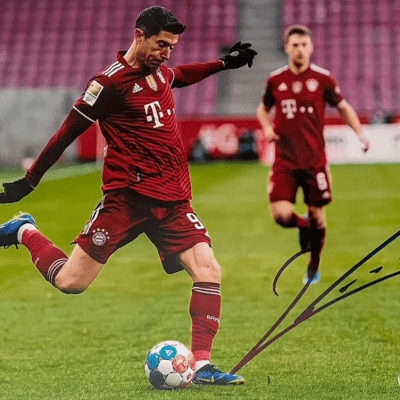 Robert Lewandowski 8X10 aláírt fotó (Bayern München)