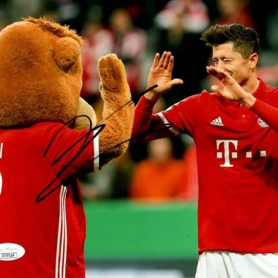 Robert Lewandowski 8X10 aláírt fotó (FC Bayern München)