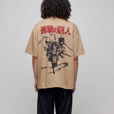 Attack on Titan T-Shirt Graphic Beige Size L
