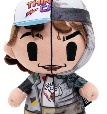 Stranger Things DZNR Plüss Figura Dustin Times Change Edition 18 cm
