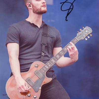 Bring Me The Horizon John Jones aláírt fotó 8X10