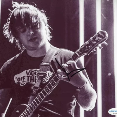 Bring Me The Horizon Lee Malia aláírt fotó 8X10