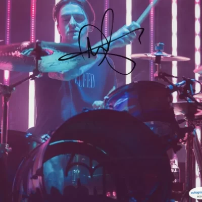 Bring Me The Horizon Mat Nicholls aláírt fotó 8X10