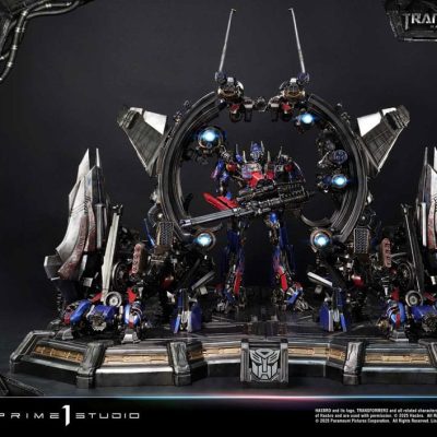 Transformers: Dark of the Moon (Film) Museum Masterline Szobor Optimus Prime Weapons Depot 127 cm