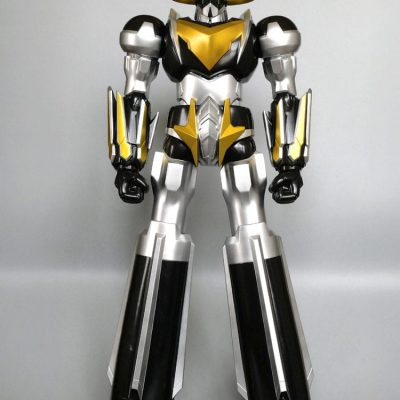 Grendizer Jumbo Sofbi Vinyl Figura Grendizer U Black & Gold Ver. 64 cm