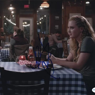 Kathryn Newton aláírt 8X10 fotó Supernatural (Odaát - Claire Novak)