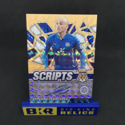 2021-22 Panini Mosaic English Premier League Scripts Mosaic Orange Fluorescent #19 Esteban Cambiasso 50/50 focis kártya